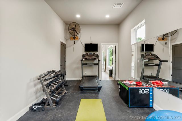 8562 Adams Creek Road, Beggs, OK 74421