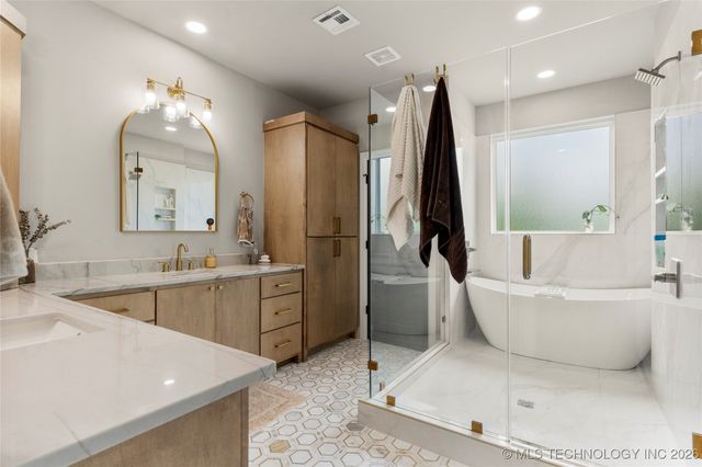 8562 Adams Creek Road, Beggs, OK 74421