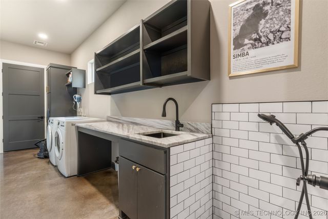 8562 Adams Creek Road, Beggs, OK 74421