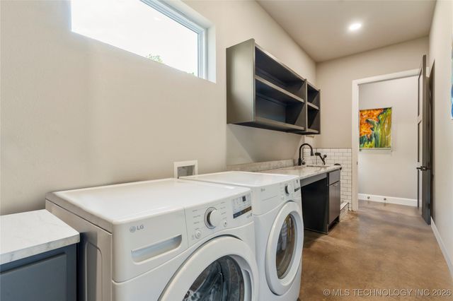 8562 Adams Creek Road, Beggs, OK 74421