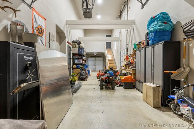 8562 Adams Creek Road, Beggs, OK 74421