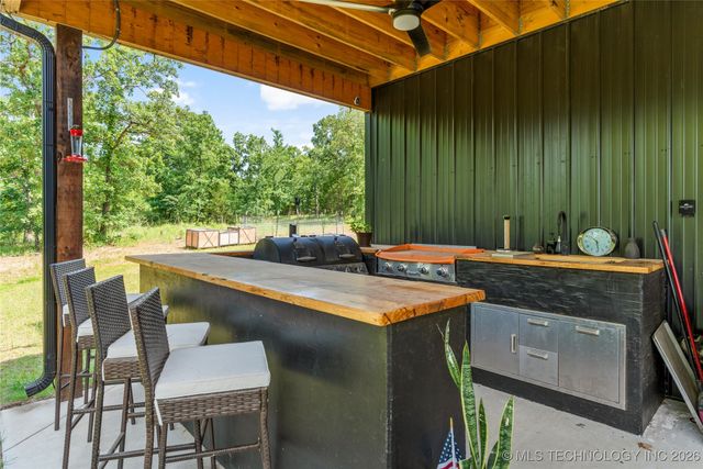 8562 Adams Creek Road, Beggs, OK 74421