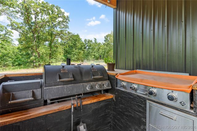 8562 Adams Creek Road, Beggs, OK 74421