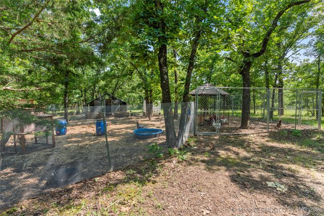 8562 Adams Creek Road, Beggs, OK 74421