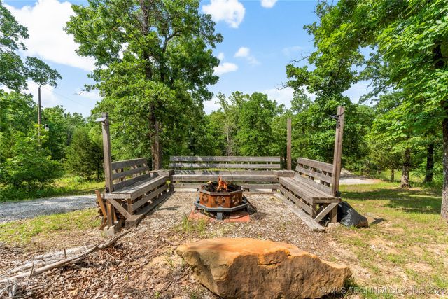 8562 Adams Creek Road, Beggs, OK 74421