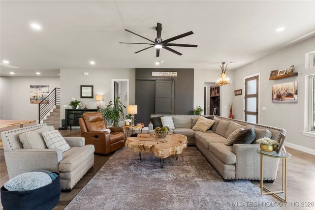 8562 Adams Creek Road, Beggs, OK 74421