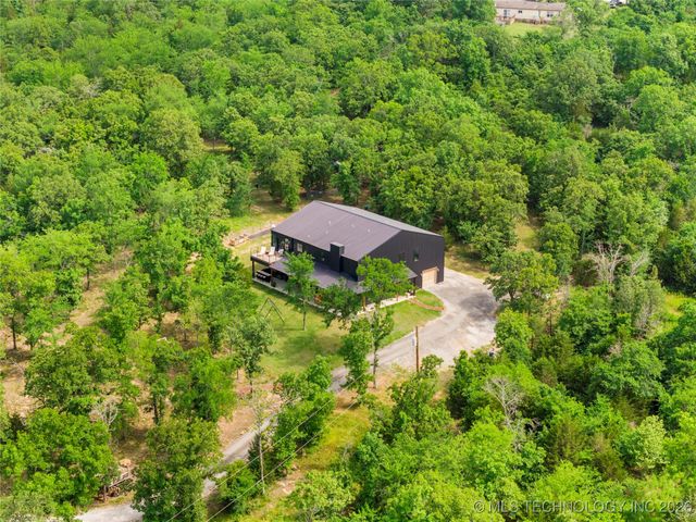 8562 Adams Creek Road, Beggs, OK 74421
