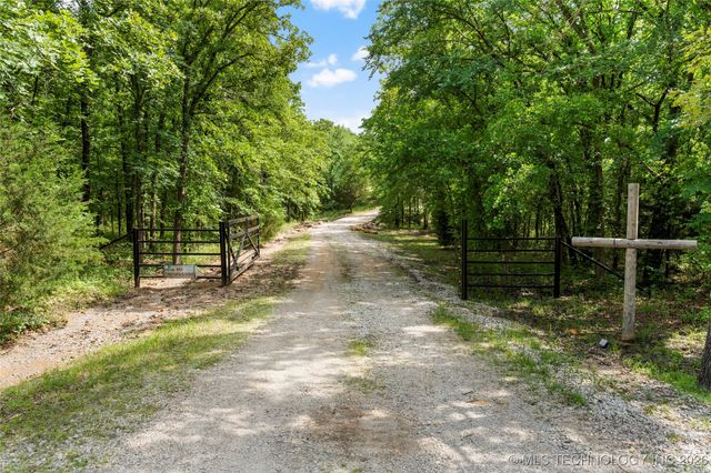 8562 Adams Creek Road, Beggs, OK 74421