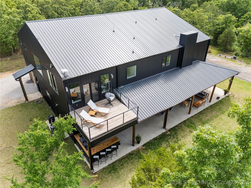 8562 Adams Creek Road, Beggs, OK 74421