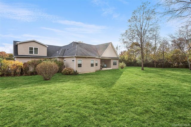 9 Sipala Court, Manorville, NY 11949