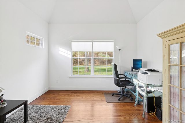 9 Sipala Court, Manorville, NY 11949