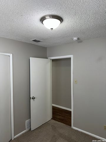 5015 David Scott, Kirby, TX 78219