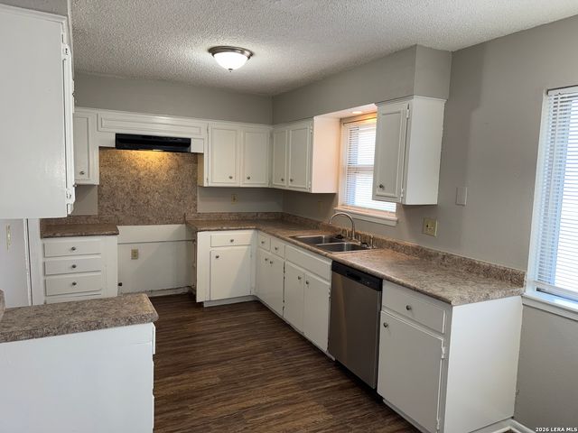 5015 David Scott, Kirby, TX 78219