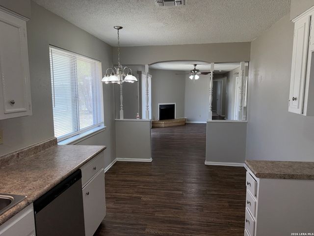 5015 David Scott, Kirby, TX 78219