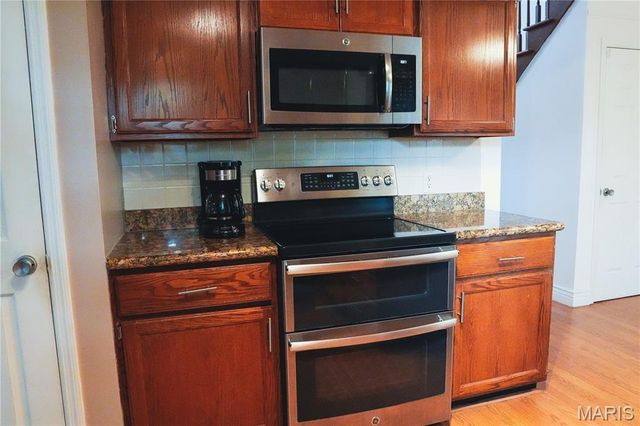1118 Riverwood Place Drive, St Louis, MO 63031