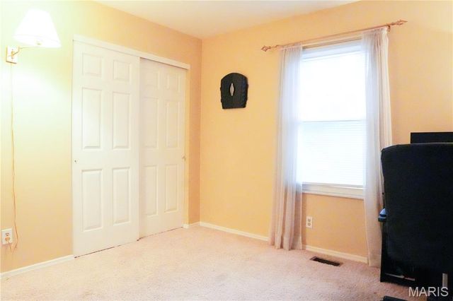 1118 Riverwood Place Drive, St Louis, MO 63031