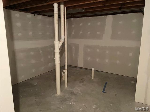 1118 Riverwood Place Drive, St Louis, MO 63031