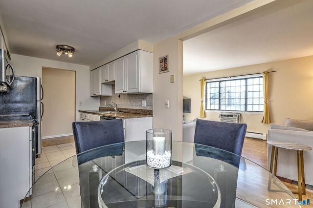 335 Foxwood Lane 335, Milford, CT 06461