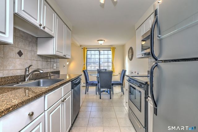 335 Foxwood Lane 335, Milford, CT 06461