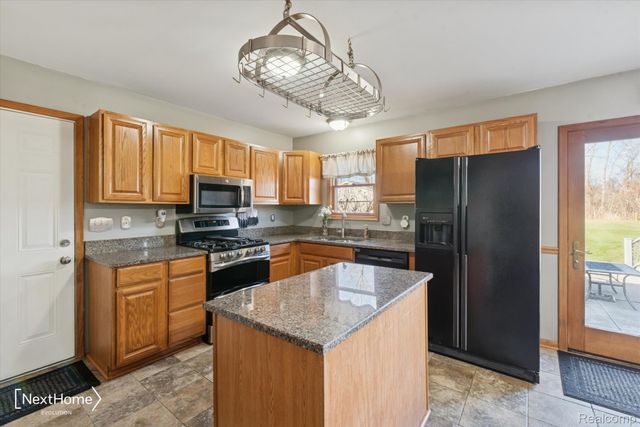 7010 Oakville Waltz Road, Sumpter Township, MI 48117