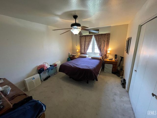 6212 Bel Aire Way, Bakersfield, CA 93309