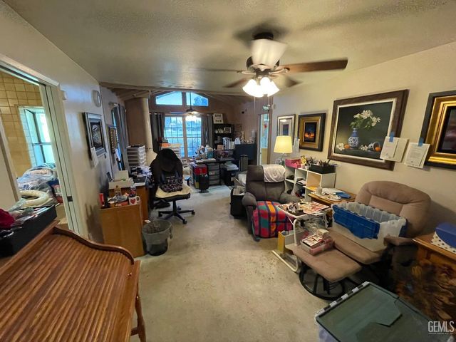 6212 Bel Aire Way, Bakersfield, CA 93309