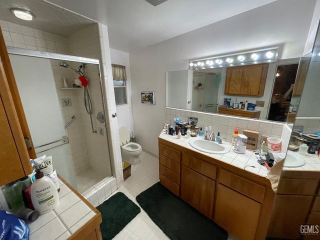 6212 Bel Aire Way, Bakersfield, CA 93309