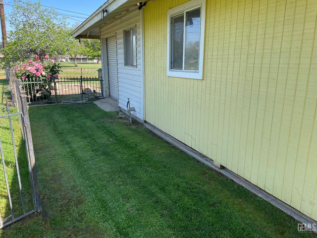 6212 Bel Aire Way, Bakersfield, CA 93309