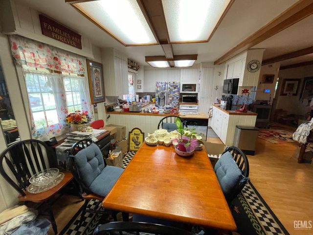 6212 Bel Aire Way, Bakersfield, CA 93309