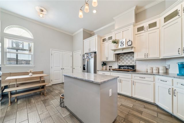 354 Oakdale Dr, Corpus Christi, TX 78418