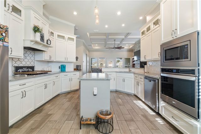 354 Oakdale Dr, Corpus Christi, TX 78418