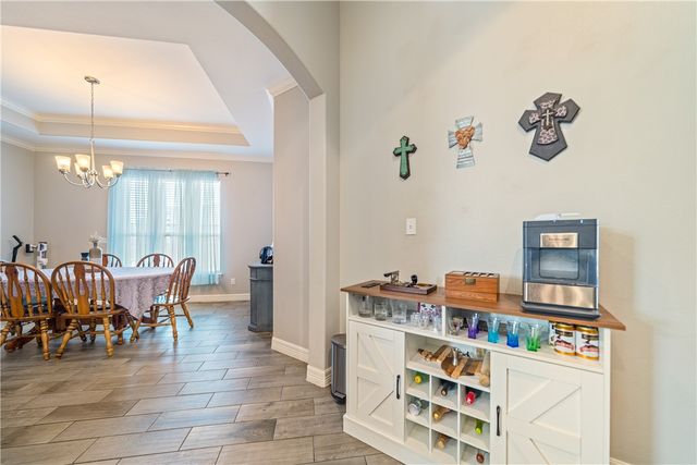 354 Oakdale Dr, Corpus Christi, TX 78418