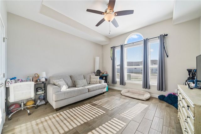 354 Oakdale Dr, Corpus Christi, TX 78418