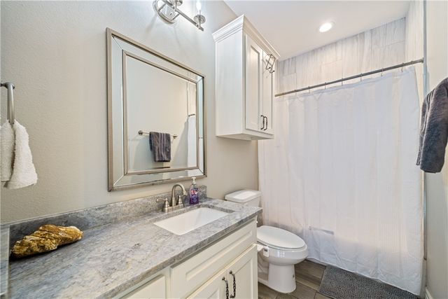 354 Oakdale Dr, Corpus Christi, TX 78418