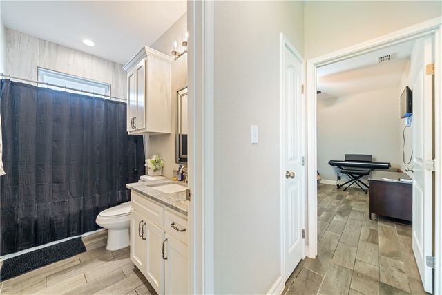 354 Oakdale Dr, Corpus Christi, TX 78418