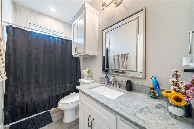 354 Oakdale Dr, Corpus Christi, TX 78418