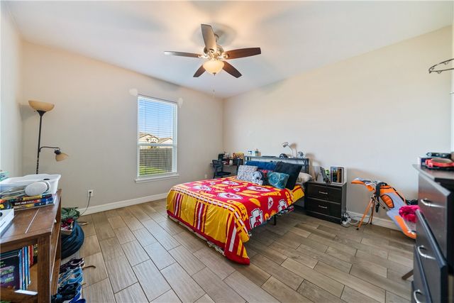 354 Oakdale Dr, Corpus Christi, TX 78418