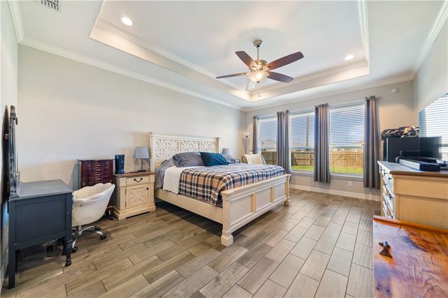 354 Oakdale Dr, Corpus Christi, TX 78418