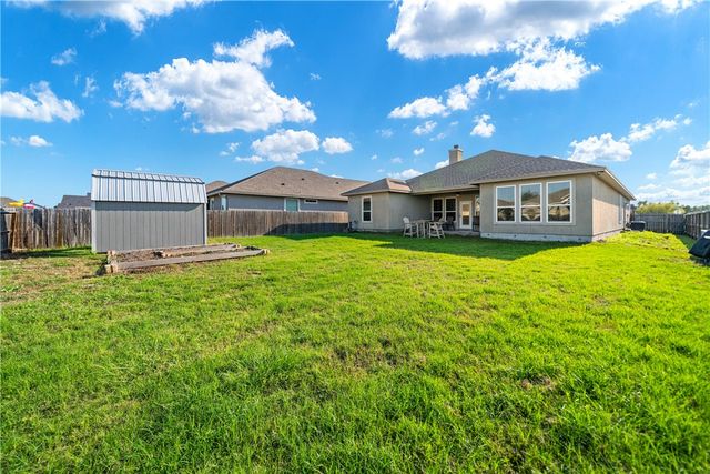 354 Oakdale Dr, Corpus Christi, TX 78418