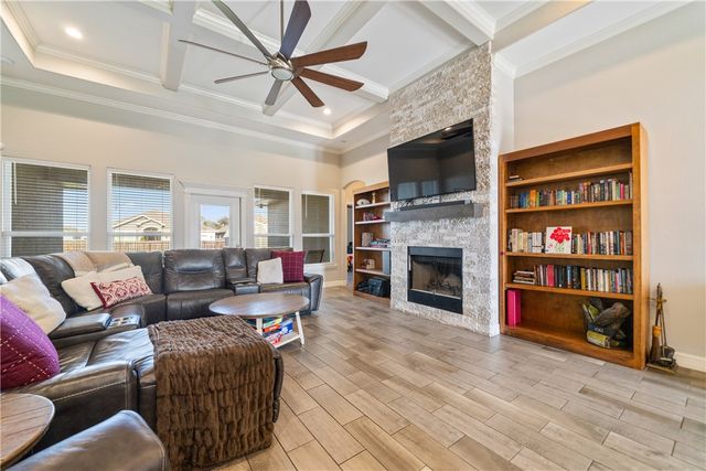 354 Oakdale Dr, Corpus Christi, TX 78418