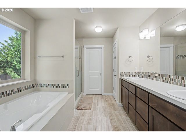 4007 Ne TACOMA Ct, Camas, WA 98607