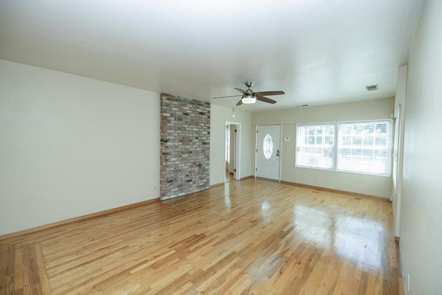 13249 Lake Rd, Hickman, CA 95323