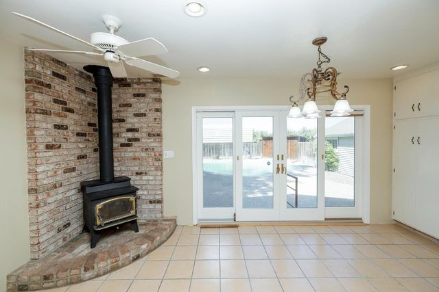 13249 Lake Rd, Hickman, CA 95323