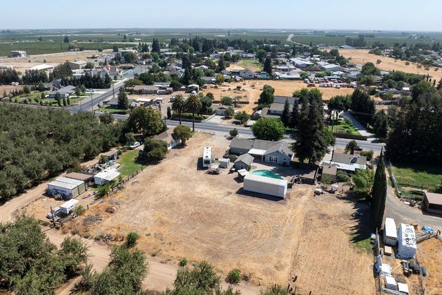 13249 Lake Rd, Hickman, CA 95323