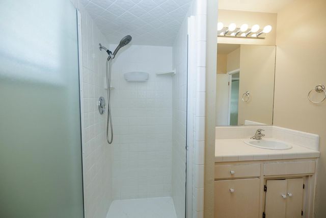 13249 Lake Rd, Hickman, CA 95323