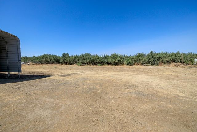 13249 Lake Rd, Hickman, CA 95323