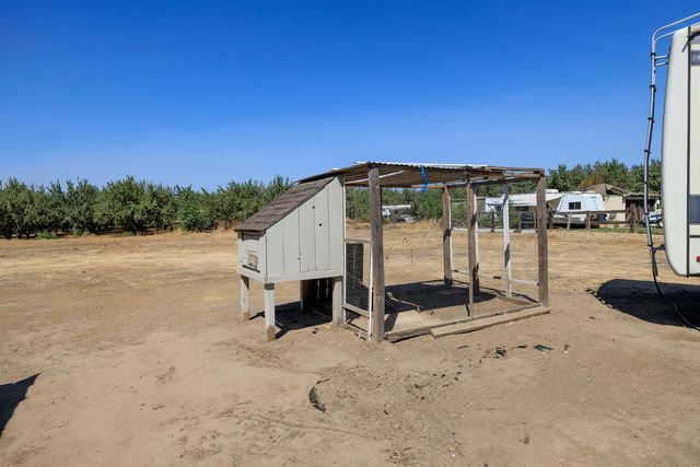 13249 Lake Rd, Hickman, CA 95323