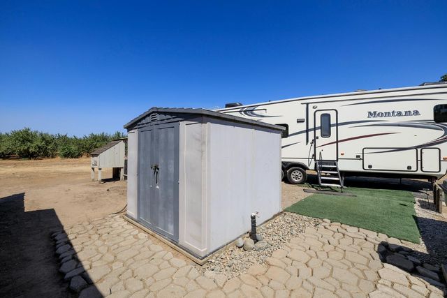 13249 Lake Rd, Hickman, CA 95323