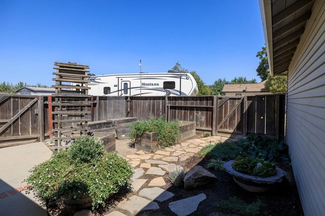 13249 Lake Rd, Hickman, CA 95323