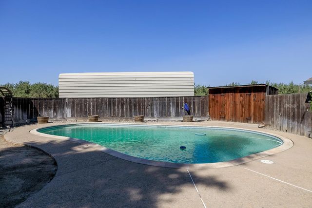 13249 Lake Rd, Hickman, CA 95323